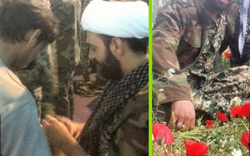   عکس سمت چپ: شهید مهدی مالامیری معروف به (ابوقاسم) شب قبل از عملیات، در کنار دیگر مدافعان حرم، در حال حنابندان.