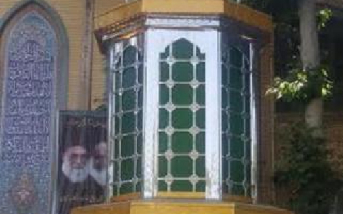 گلدسته های مصلی نماز جمعه تویسرکان نصب شد+تصاویر