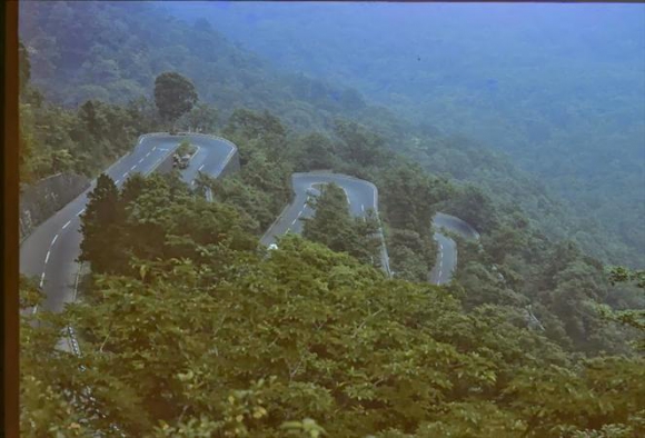 جاده زیبای ایروهازاکا در کشور ژاپن