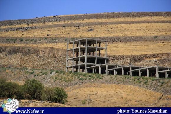 ساخت و سازهای غیر مجاز در باغات همدان