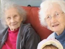 دوقلوهای ۹۰ ساله که باهم مُردند! + عکس