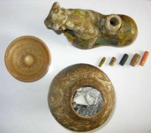 کشف 31 عتیقه‌ تاریخی و باستانی در تویسرکان 