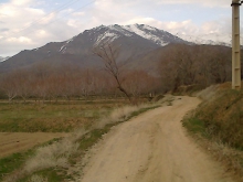تاشیا در شمال روستای باباپیر تویسرکان