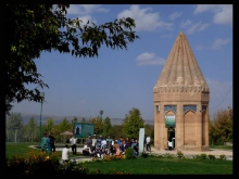 جشن بزرگ میلاد گل نرگس در تویسرکان برگزار شد